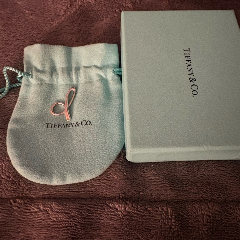 Tiffany & Co. Letter “d” pendant - Picture 4 of 8